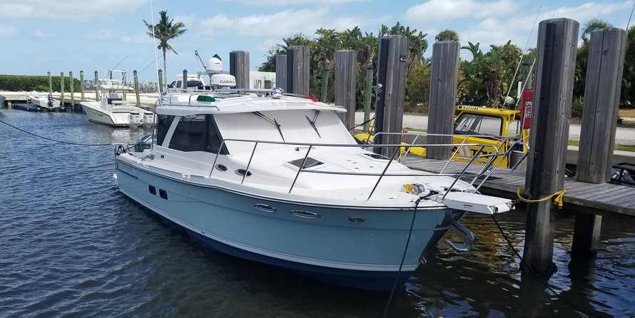 Cutwater C-302 Coupe