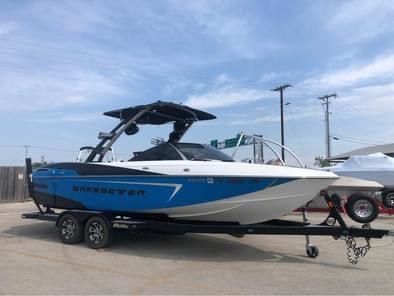 Malibu Wakesetter 23 LSV