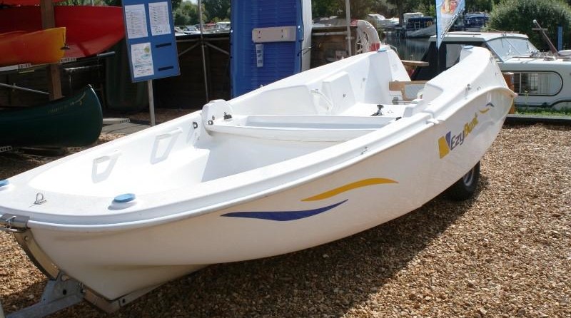 Custom Ezyboat 4.4 (lowered)