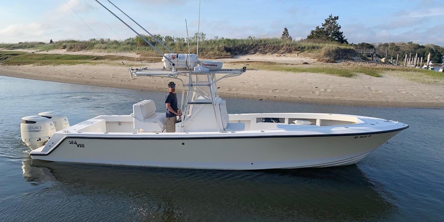 SeaVee 32 Center Console