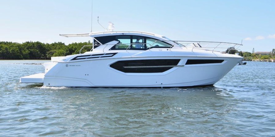 Cruisers Yachts 42 Cantius