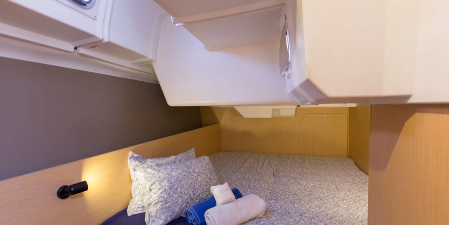 Beneteau Oceanis 38.1